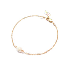 Load image into Gallery viewer, Single Round Pearl sparkle bracelet, Lindsay pearl and rhinestone crystal bracelet