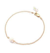 Load image into Gallery viewer, Single Round Pearl sparkle bracelet, Lindsay pearl and rhinestone crystal bracelet