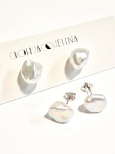 Load image into Gallery viewer, Genuine pearl stud earrings