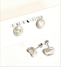 Load image into Gallery viewer, Genuine pearl stud earrings