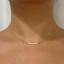 Load image into Gallery viewer, Pearls in a row necklace