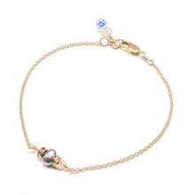 Load image into Gallery viewer, Single Round Pearl sparkle bracelet, Lindsay pearl and rhinestone crystal bracelet