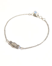 Load image into Gallery viewer, Labradorite bracelet