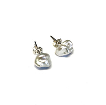 Load image into Gallery viewer, Genuine pearl stud earrings