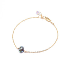Load image into Gallery viewer, Single Round Pearl sparkle bracelet, Lindsay pearl and rhinestone crystal bracelet