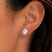 Load image into Gallery viewer, Genuine pearl stud earrings