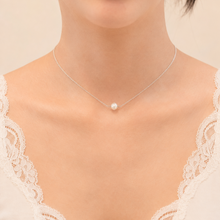 Load image into Gallery viewer, Sterling silver single pearl choker