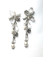 Load image into Gallery viewer, Long Flower earrings Pearl and crystal rhinestone
