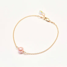 Load image into Gallery viewer, Single Round Pearl sparkle bracelet, Lindsay pearl and rhinestone crystal bracelet