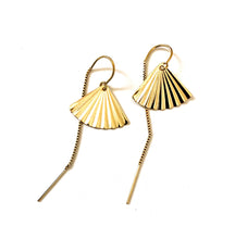 Load image into Gallery viewer, Fan_shell_threaders_Gold_filled Earrings