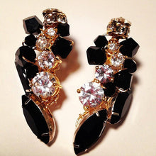 Load image into Gallery viewer, The Krista Black Cluster stud earrings
