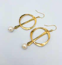 Load image into Gallery viewer, Pendulum earrings