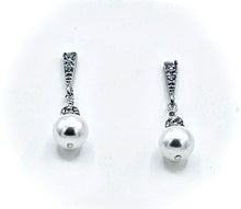 Load image into Gallery viewer, Avery Pearl Drop earrings
