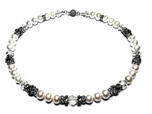 Load image into Gallery viewer, Pearl and rhinestone Necklace

