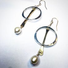 Load image into Gallery viewer, Pendulum earrings