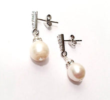 Load image into Gallery viewer, Avery Pearl Drop earrings