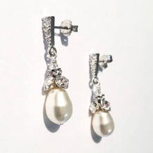 Load image into Gallery viewer, Simplicity Pearl Drop earrings