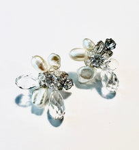 Load image into Gallery viewer, Swarovski Flower hair pins
