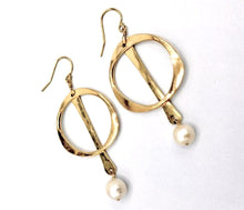 Load image into Gallery viewer, Pendulum earrings