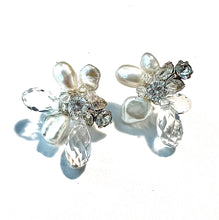 Load image into Gallery viewer, Swarovski Flower earrings