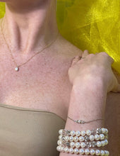 Load image into Gallery viewer, Single Round Pearl sparkle bracelet, Lindsay pearl and rhinestone crystal bracelet