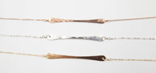 Load image into Gallery viewer, Handlebar hammered bar necklace