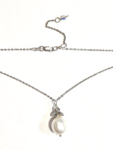 Load image into Gallery viewer, Melissa Baroque Pearl Drop necklace
