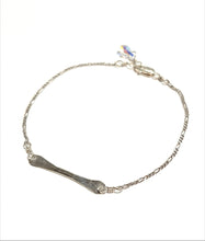 Load image into Gallery viewer, Hand hammered handlebar bracelet
