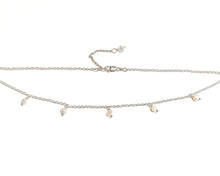 Load image into Gallery viewer, Dangling pearl necklace

