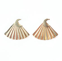 Load image into Gallery viewer, Secret Fan Ear Jacket stud earrings
