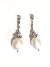 Load image into Gallery viewer, Simplicity Pearl Drop earrings
