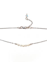 Load image into Gallery viewer, Pearls in a row necklace
