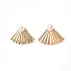 Freshwater pearl button mini stud earrings