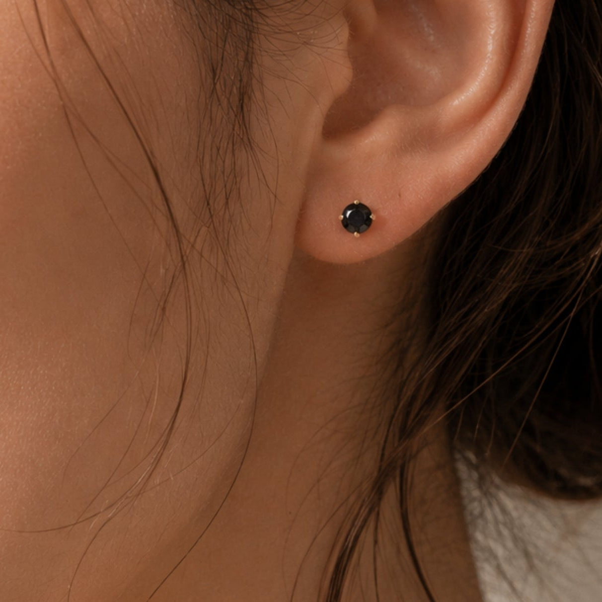 Black_stone_stud-01