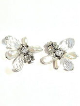 Load image into Gallery viewer, Swarovski Flower earrings
