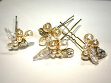 Load image into Gallery viewer, Pearl Hair Pins
