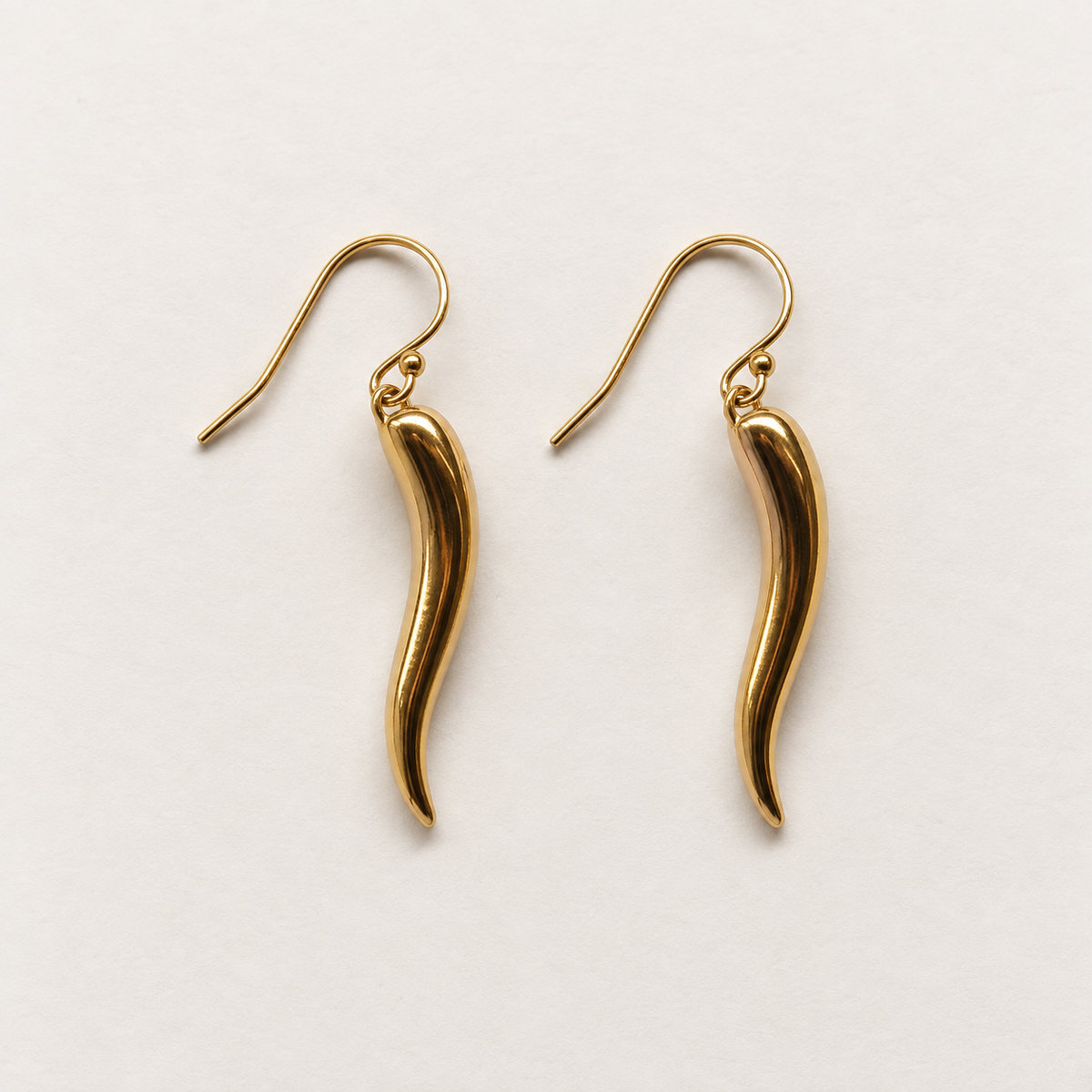 Gold italian pepper earring