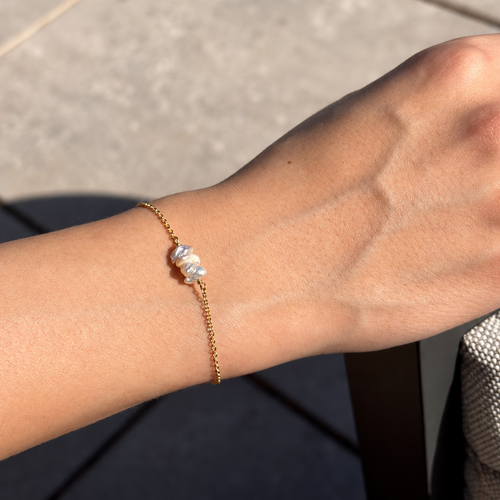 4 Keshi Pearls Bracelet with Swarovski Clasp