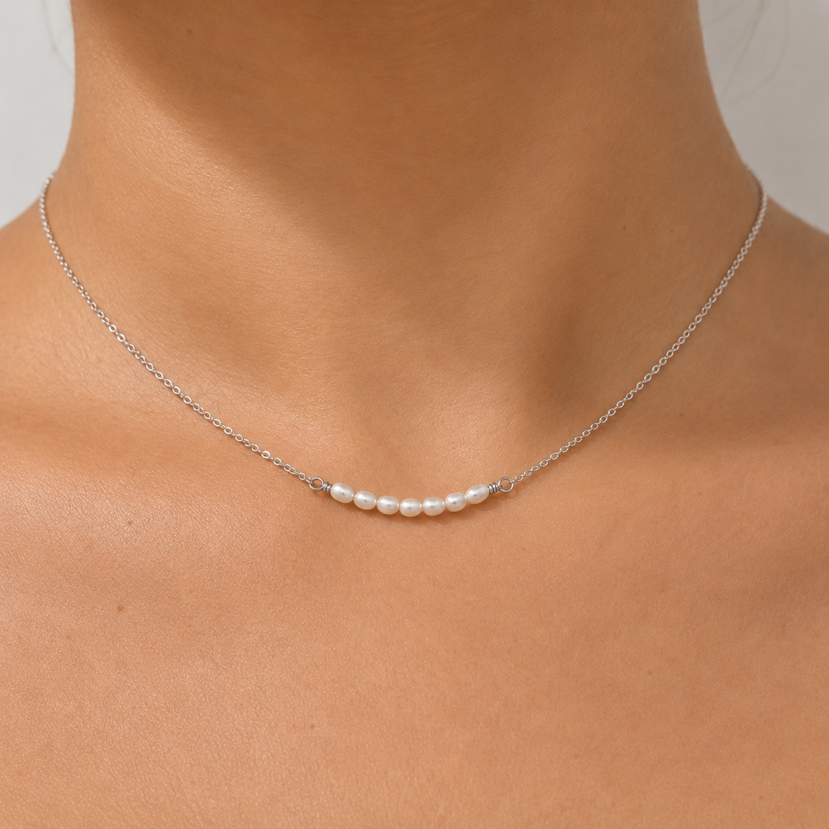 Pearls in a row necklace