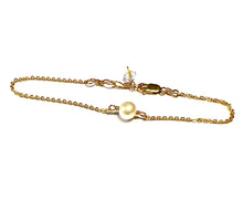 Load image into Gallery viewer, Single Round Pearl sparkle bracelet, Lindsay pearl and rhinestone crystal bracelet
