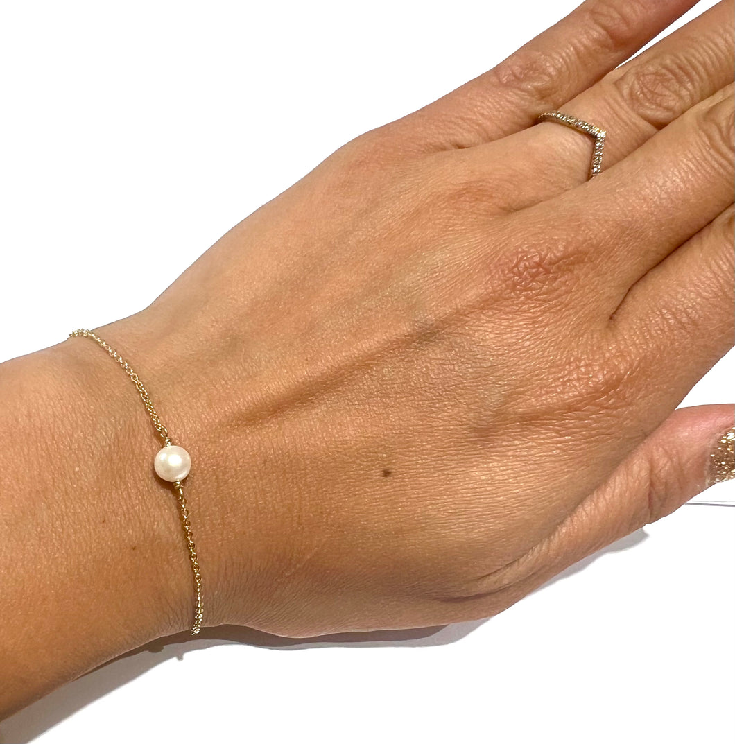 Single Round Pearl sparkle bracelet, Lindsay pearl and rhinestone crystal bracelet