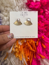 Load image into Gallery viewer, Genuine pearl stud earrings
