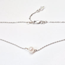 Load image into Gallery viewer, Single Pearl choker necklace
