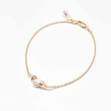 Load image into Gallery viewer, Single Round Pearl sparkle bracelet, Lindsay pearl and rhinestone crystal bracelet
