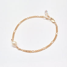 Load image into Gallery viewer, Keshi Pearl Figaro Chain bracelet

