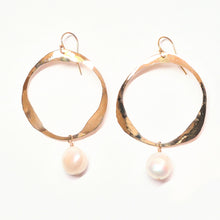 Load image into Gallery viewer, Baroque Pearl drop Hoop earrings
