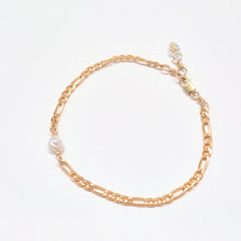 Load image into Gallery viewer, Keshi Pearl Figaro Chain bracelet
