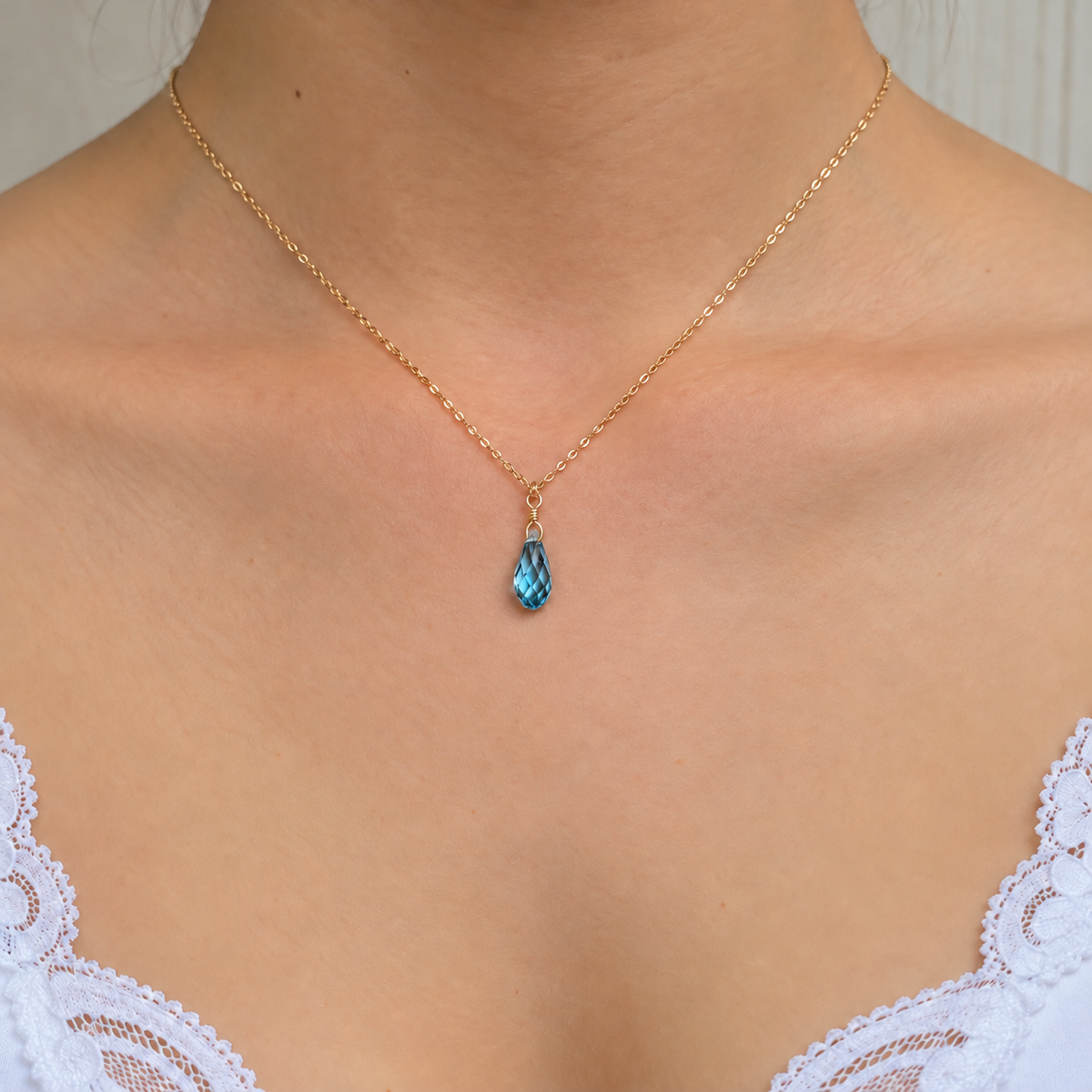 swarovski_crystal_ice_blue