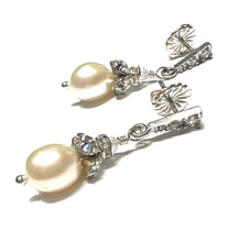 Load image into Gallery viewer, Simplicity Pearl Drop earrings
