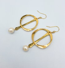 Load image into Gallery viewer, Pendulum earrings
